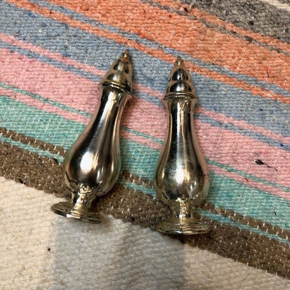 Vintage 1940's Salt & Pepper Shaker Set